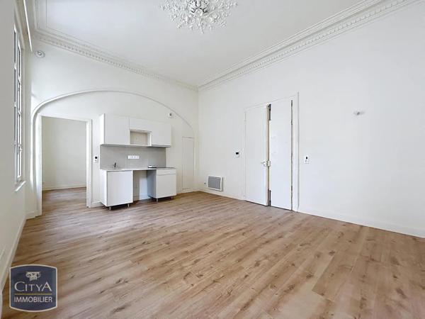 Appartement à louer 2 pièces 38.21m² Nîmes (30000)