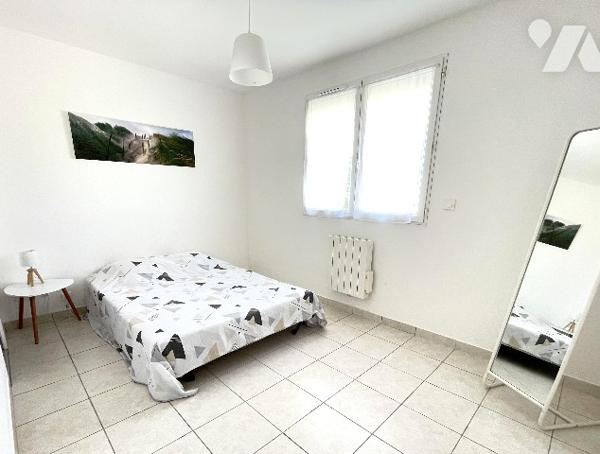 Maison de ville à vendre, située à PREFAILLES, à 500m du centre et à 750m de la grande plage.