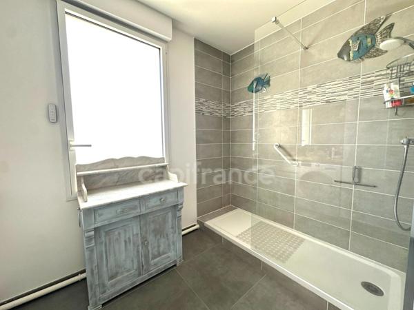 Appartement 4 pièces dernier étage avec terrasse de 52 m2 SAINT MAUR DES FOSSES (94)