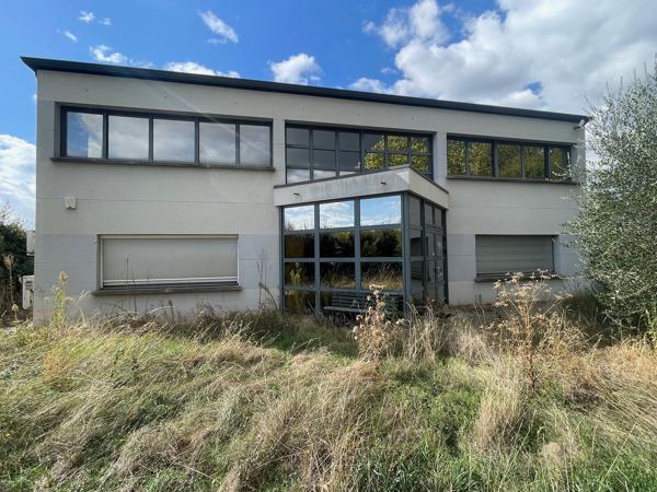 Immeuble de bureaux indépendant de 400 m2, proche gare et autoroute