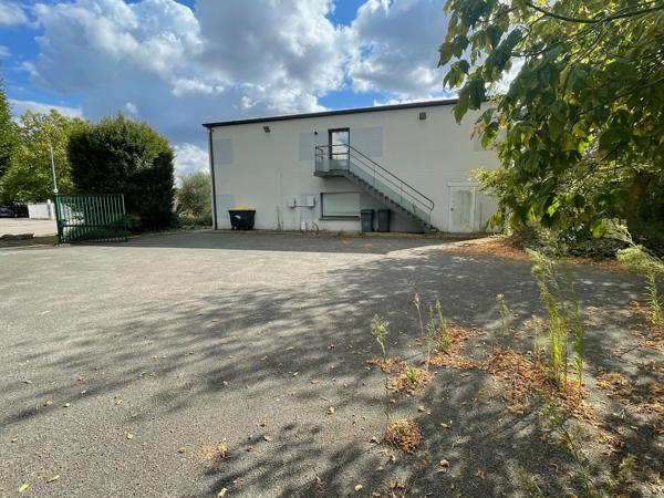 Immeuble de bureaux indépendant de 400 m2, proche gare et autoroute
