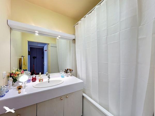 Appartement 347 000 € Courbevoie 2 p 46 m² DPE C