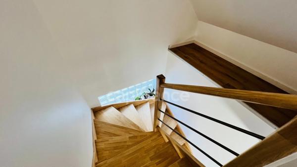 Quimper (29) - Maison centre ville de 75,21 m² habitable - 124 m² utiles - Terrasse - Double garage.