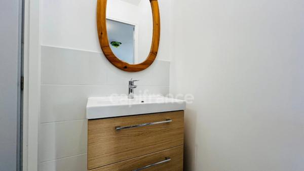 Quimper (29) - Maison centre ville de 75,21 m² habitable - 124 m² utiles - Terrasse - Double garage.