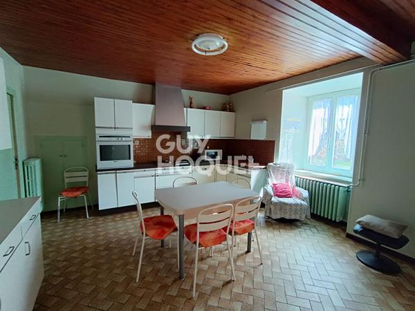 Maison en pierre avec dépendances