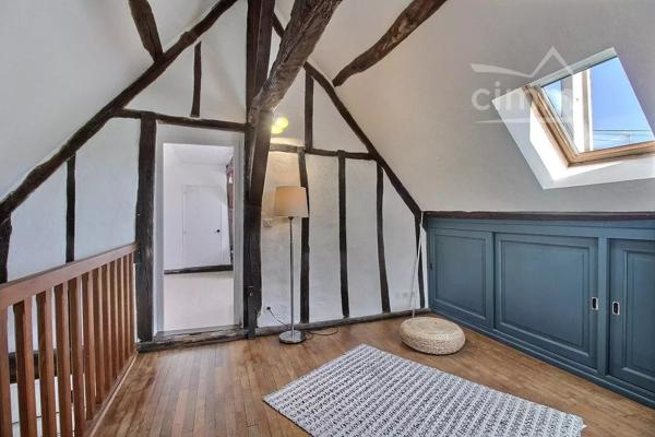 SUPERBE LONGERE DE CARACTERE - 224m² - BALLAN-MIRE