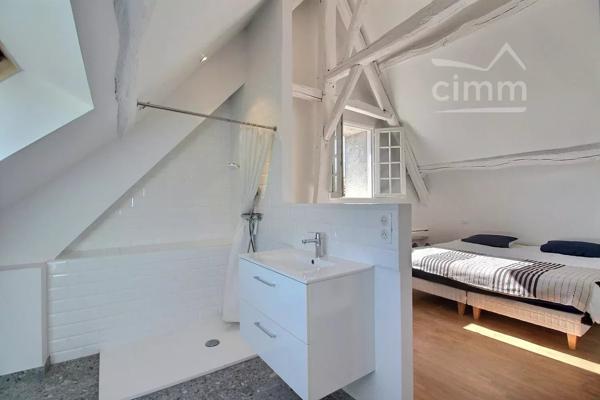SUPERBE LONGERE DE CARACTERE - 224m² - BALLAN-MIRE