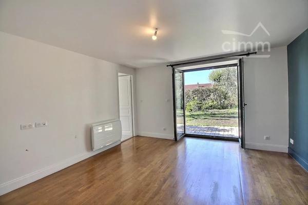 SUPERBE LONGERE DE CARACTERE - 224m² - BALLAN-MIRE