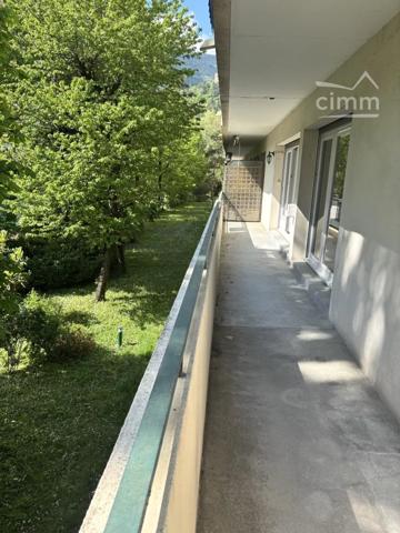 Amateurs de rénovation complète : ce bien est une véritable opportunité.