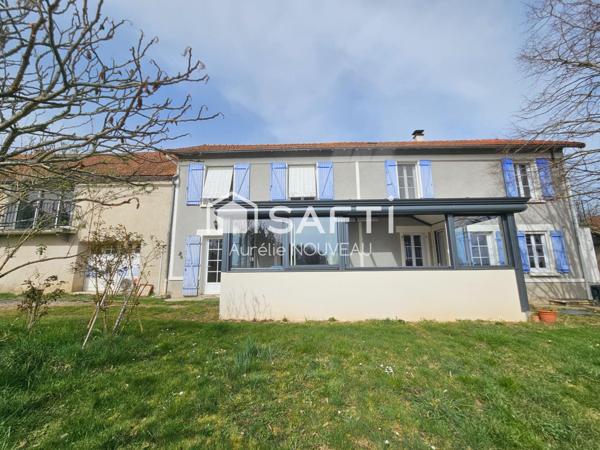 Maison familiale à fort potentiel - 250 m² et 1739 m² de terrain - dépendances, salle de réception, vue dégagée