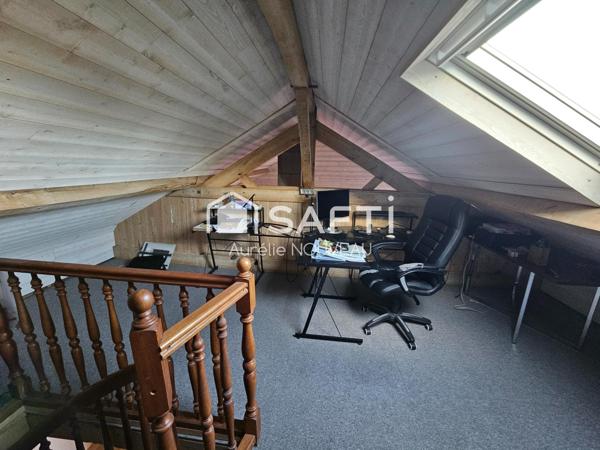 Maison familiale à fort potentiel - 250 m² et 1739 m² de terrain - dépendances, salle de réception, vue dégagée