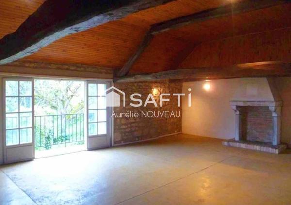 Maison familiale à fort potentiel - 250 m² et 1739 m² de terrain - dépendances, salle de réception, vue dégagée
