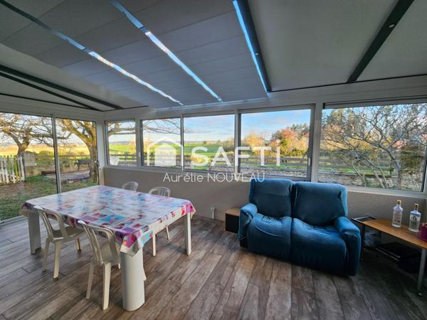 Maison familiale à fort potentiel - 250 m² et 1739 m² de terrain - dépendances, salle de réception, vue dégagée