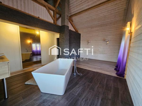 Maison familiale à fort potentiel - 250 m² et 1739 m² de terrain - dépendances, salle de réception, vue dégagée