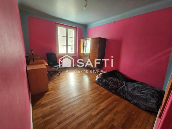 Maison familiale à fort potentiel - 250 m² et 1739 m² de terrain - dépendances, salle de réception, vue dégagée
