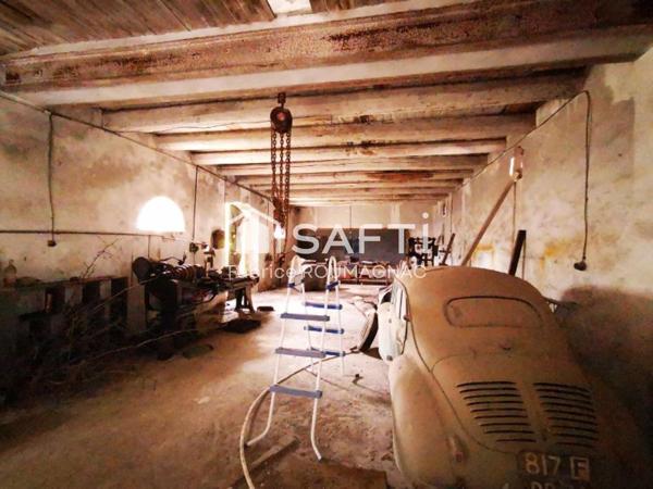 Domaine idéal pour gîtes, hôtel ou chambres d'hôtes - salle de mariage ou de réception - parking.