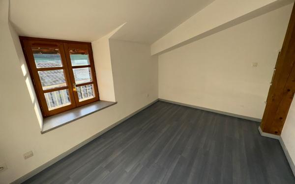 Appartement à louer    2 pièces •  Roybon