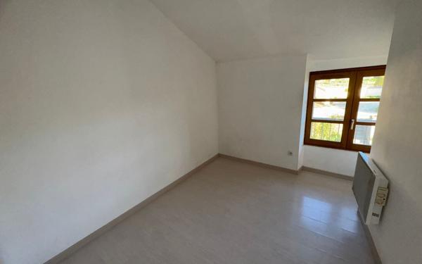 Appartement à louer    2 pièces •  Roybon