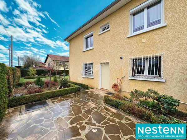 Maison de 5 pièces de 121.65 m² avec un terrain de 506m² situé à Meyzieu secteur La Jacquière.