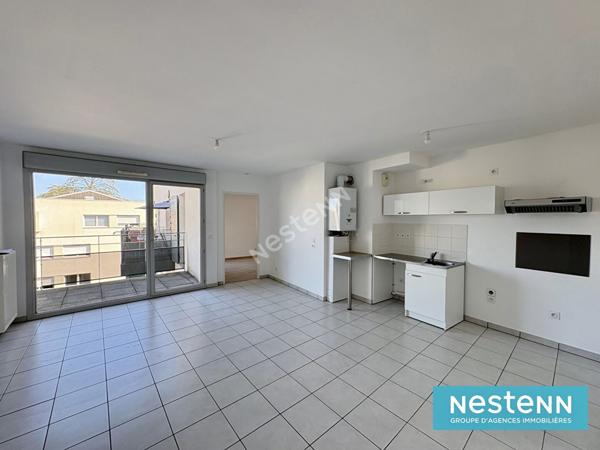 APPARTEMENT DE TYPE 2 DE 42.25M² AU DERNIER ÉTAGE AVEC BALCON ET PARKING / MEYZIEU