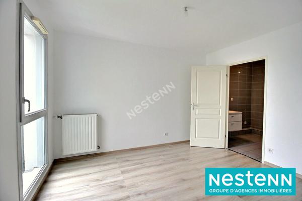 APPARTEMENT DE TYPE 2 DE 42.25M² AU DERNIER ÉTAGE AVEC BALCON ET PARKING / MEYZIEU