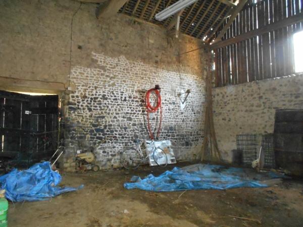 Longère rénovée, dépendances et 2,69 Ha 234 800 € H.A.I.*