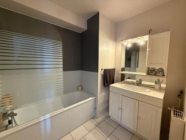 À vendre grand appartement F4 lumineux 80 m² Chelles (77500)