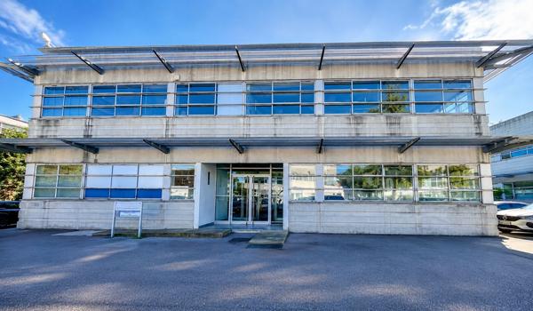 Bureaux et atelier à vendre à Nîmes quartier d affaires Ville Active
