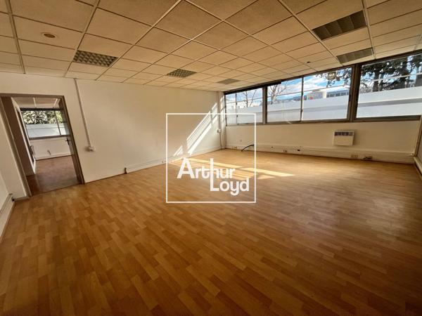 Bureaux et atelier à vendre à Nîmes quartier d affaires Ville Active