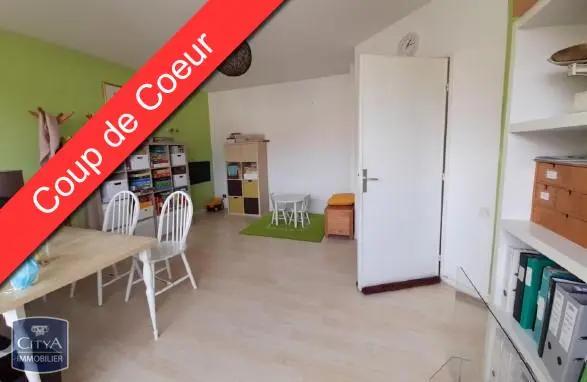 Appartement à louer 2 pièces 46.8m²