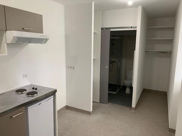 Appartement La Roche Sur Yon 1 pièce(s) 14.76 m2