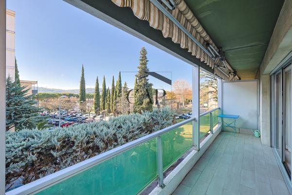 Aix-en-Provence (13100) AIX EN PROVENCE Quartier des Facultés T4 lumineux et traversant avec grande terrasse, garage et cave