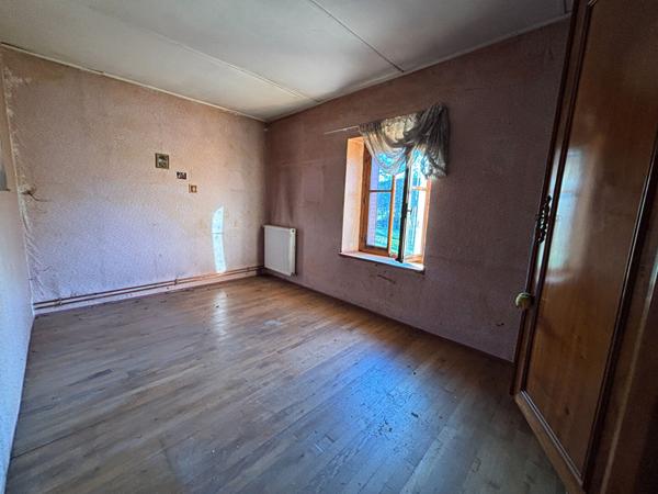 Hautecourt-Romanèche,  Charmante Maison en pierre 4 chambres, grange dépendances
