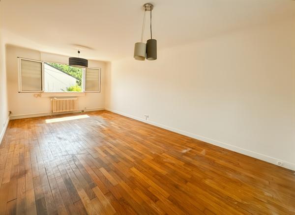 Maison avec sous-sol total à Verrières-le-Buisson, 3 chambres , Proche foret.