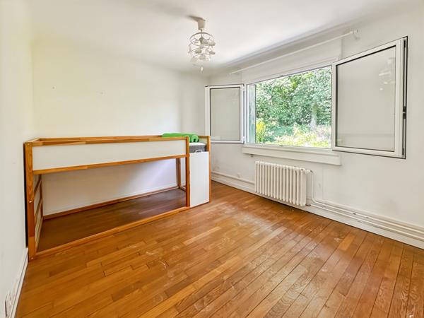 Maison avec sous-sol total à Verrières-le-Buisson, 3 chambres , Proche foret.