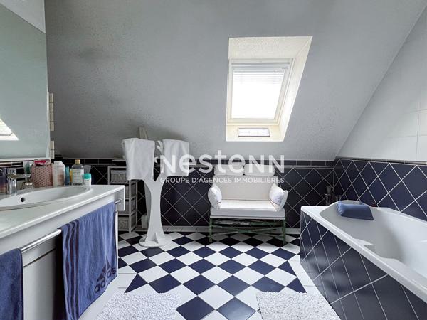 Maison Bouchemaine Bourg 6 pièces 198 m2