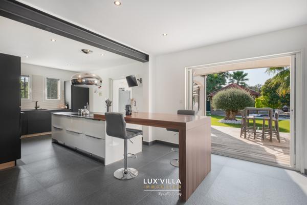 Assas (34820) Belle Villa contemporaine avec dépendance