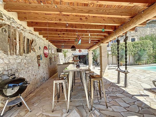 MAISON DE GRAND STADING DE 188 M² AVEC PISCINE