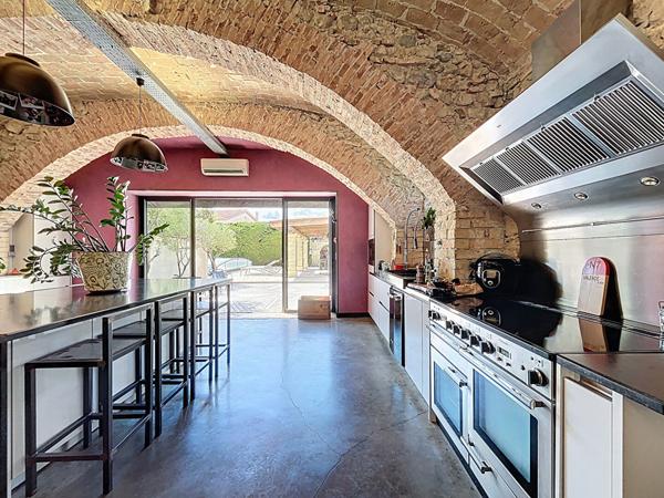 MAISON DE GRAND STADING DE 188 M² AVEC PISCINE