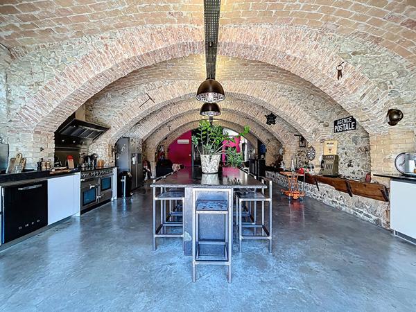 MAISON DE GRAND STADING DE 188 M² AVEC PISCINE