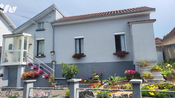 Maison 5 pièces en pierre (environ 832 m² habitables) sur 13a 82ca de terrain