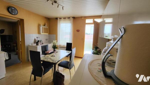 Maison 5 pièces en pierre (environ 832 m² habitables) sur 13a 82ca de terrain