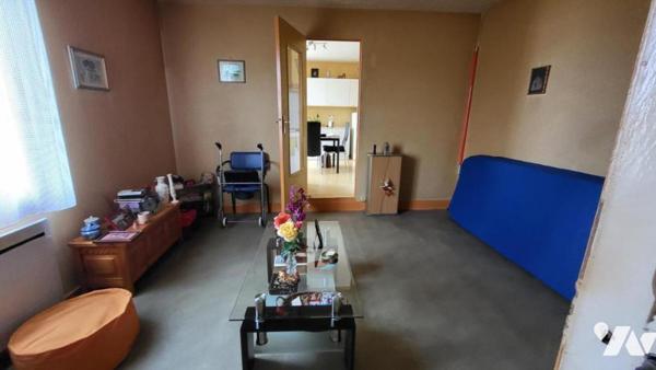 Maison 5 pièces en pierre (environ 832 m² habitables) sur 13a 82ca de terrain