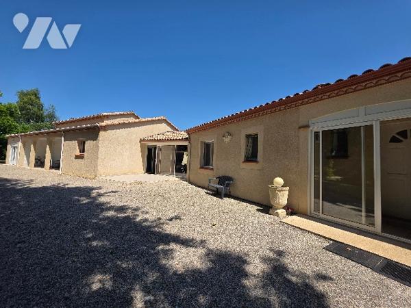 Propriété d'exception : 2 maisons, piscine et 5 000 m² de terrain