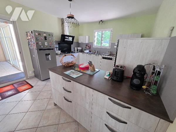 Propriété d'exception : 2 maisons, piscine et 5 000 m² de terrain