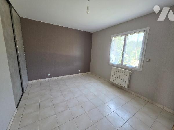 Propriété d'exception : 2 maisons, piscine et 5 000 m² de terrain