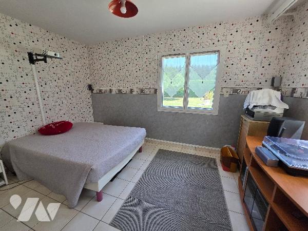 Propriété d'exception : 2 maisons, piscine et 5 000 m² de terrain