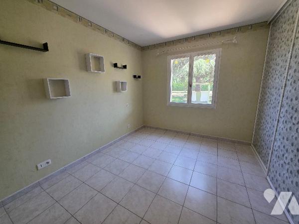 Propriété d'exception : 2 maisons, piscine et 5 000 m² de terrain