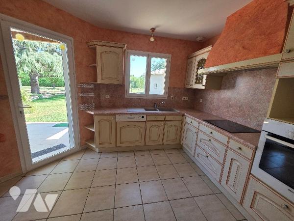 Propriété d'exception : 2 maisons, piscine et 5 000 m² de terrain