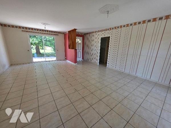 Propriété d'exception : 2 maisons, piscine et 5 000 m² de terrain